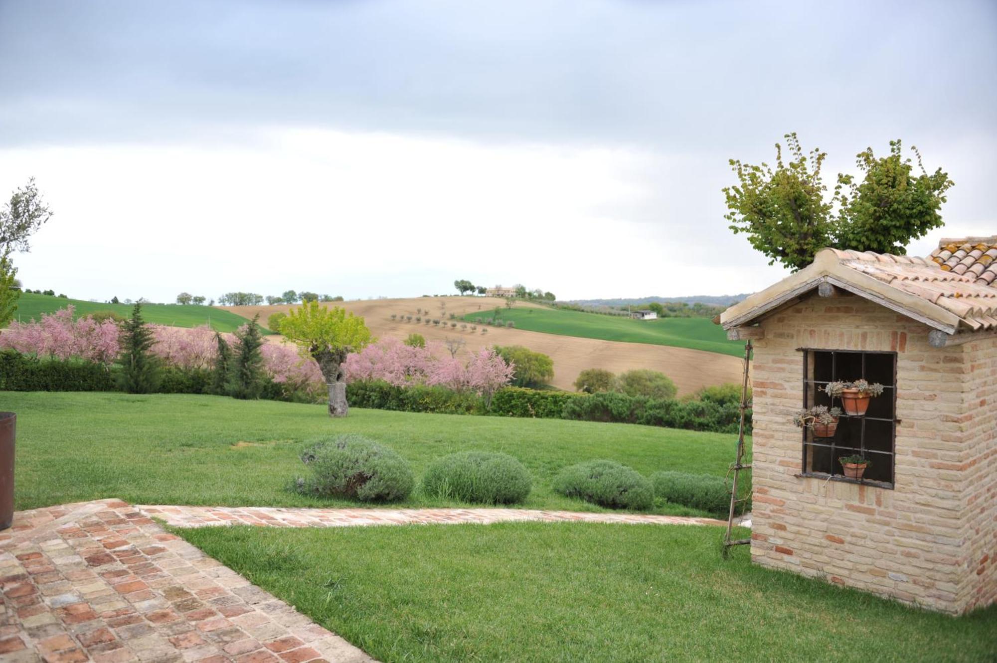 Maison d'hôtes Solea Relais Di Charme- Adults Only à Trecastelli Extérieur photo